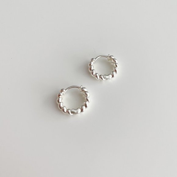 Madewell Delicate Collection Demi-Fine 14k Plated Puffed Huggie Hoop Ear… - Picture 2 of 3